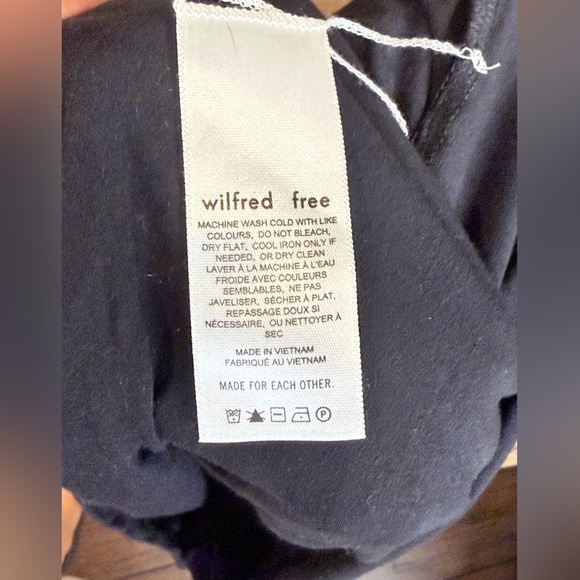 Wilfred Free Classic Black T-Shirt size M - Picture 6 of 6